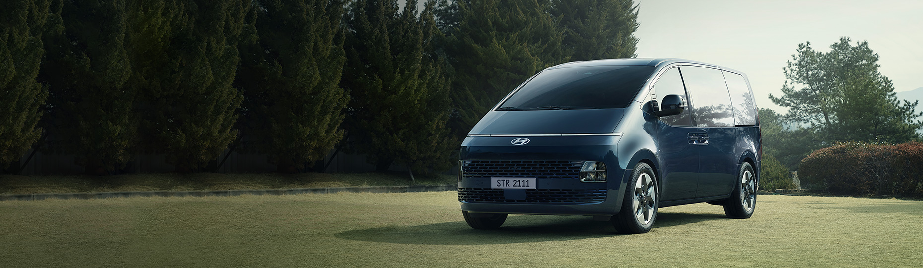 Closer view at the front part of Hyundai car with its logo and grille