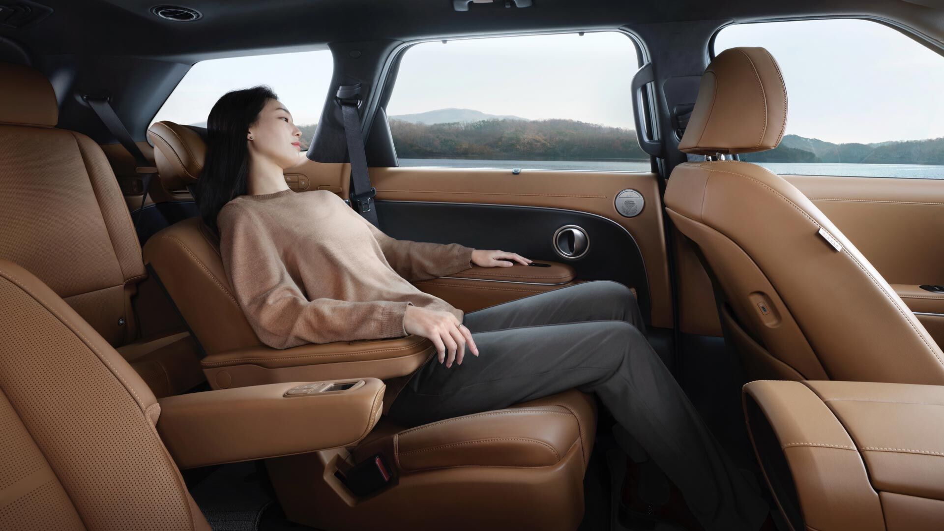 Closer view at the front part of Hyundai car with its logo and grille