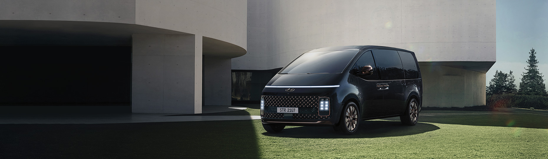 Closer view at the front part of Hyundai car with its logo and grille