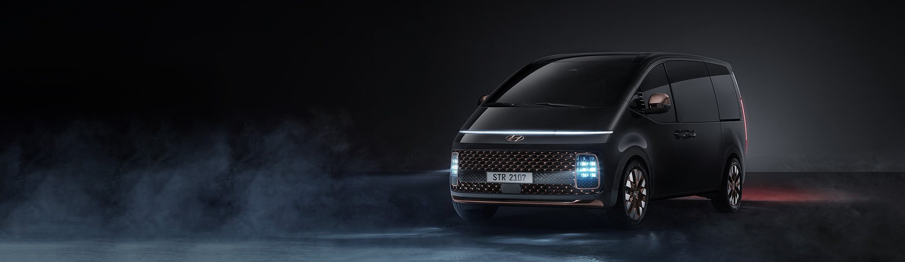 Closer view at the front part of Hyundai car with its logo and grille